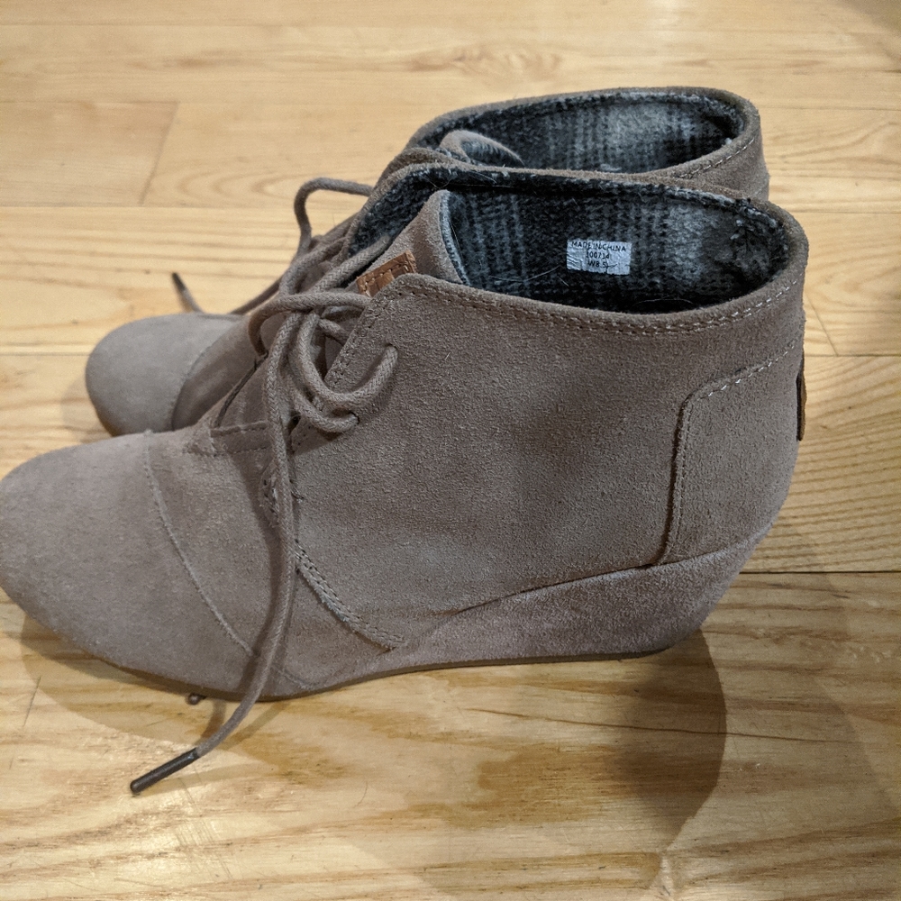 Toms Kala wedge booties size 8.5